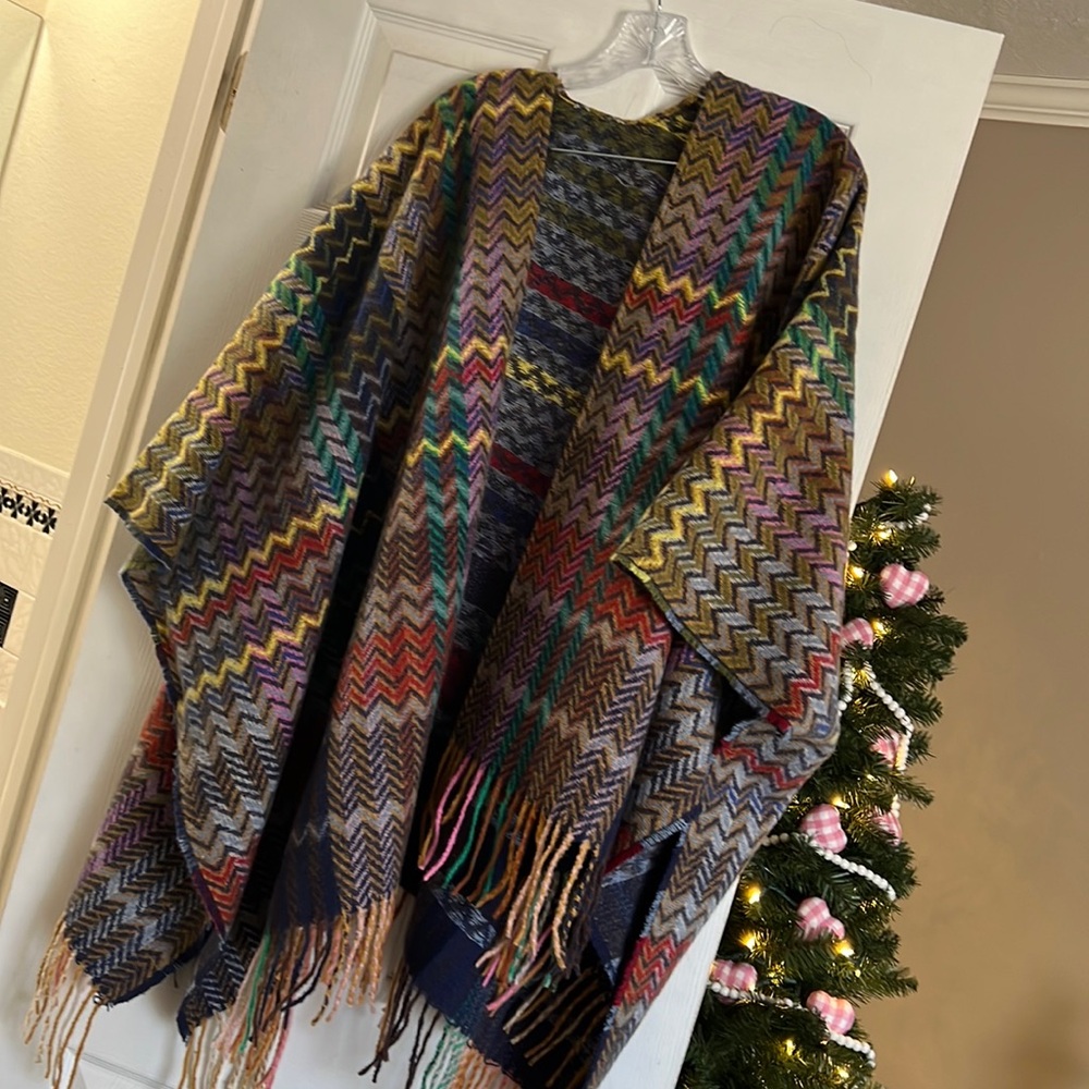plus size sweater . worn x1. in great condition . non smoking  home